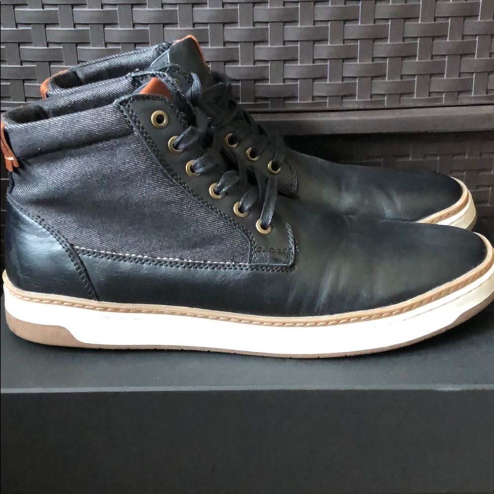 Men’s Hightop Sneakers
